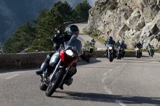 Moto: las carreteras de montaña y sus peligros